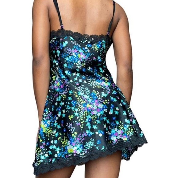 Victoria Secret Midnight Floral Slip small - Picture 2 of 3
